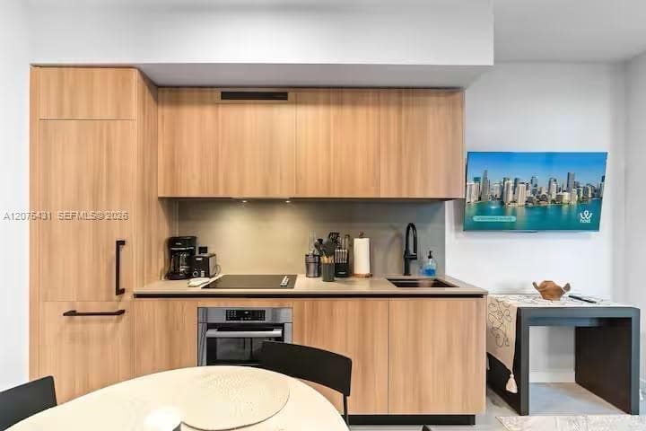121 NE 5th St # 1711, Miami, FL 33132 photo 2
