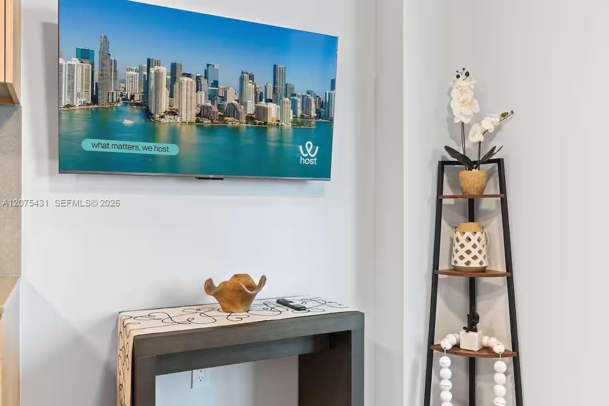 121 NE 5th St # 1711, Miami, FL 33132 photo 9