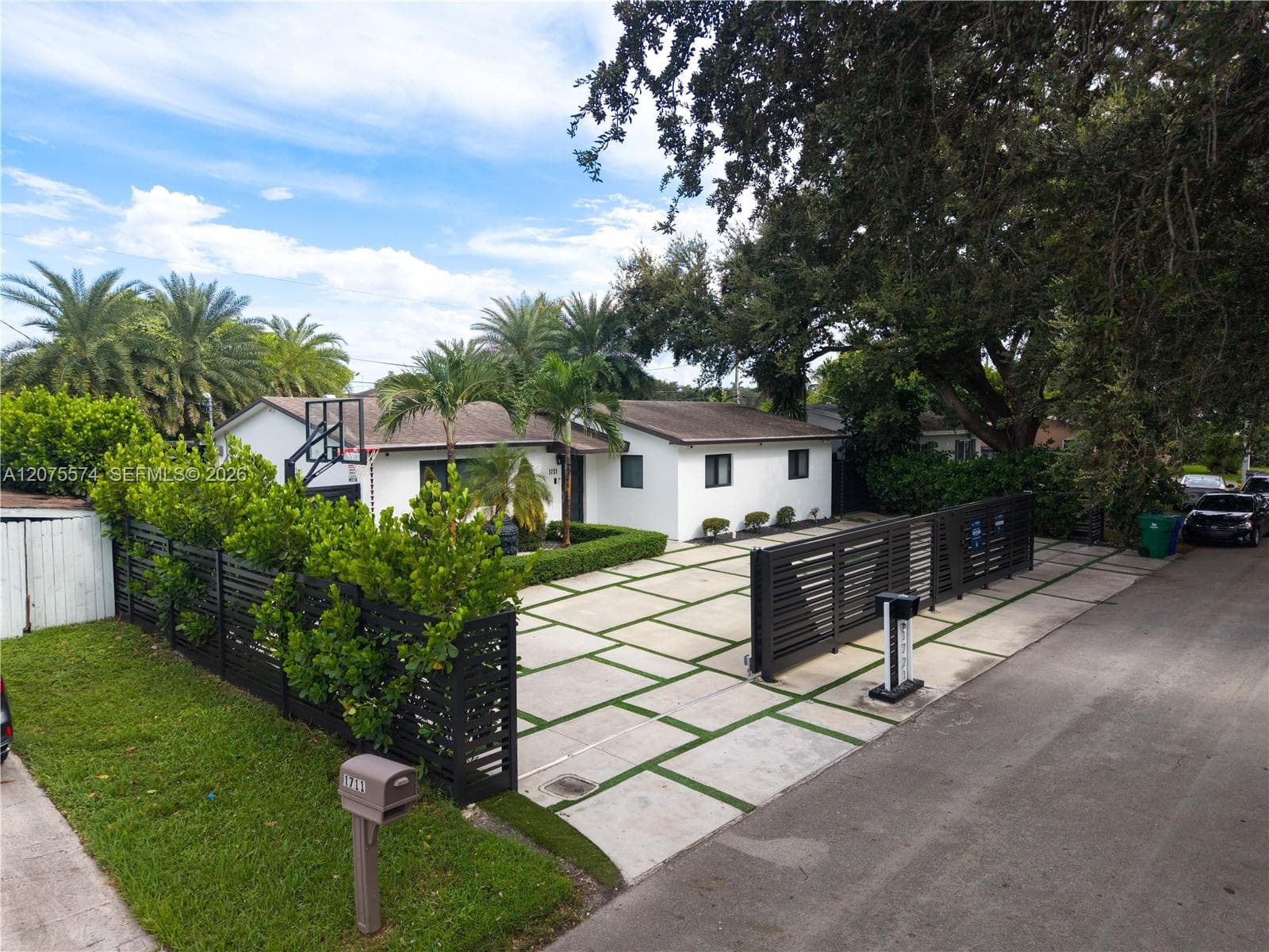 1721 SW 96th Ave, Miramar, FL 33025 photo 4