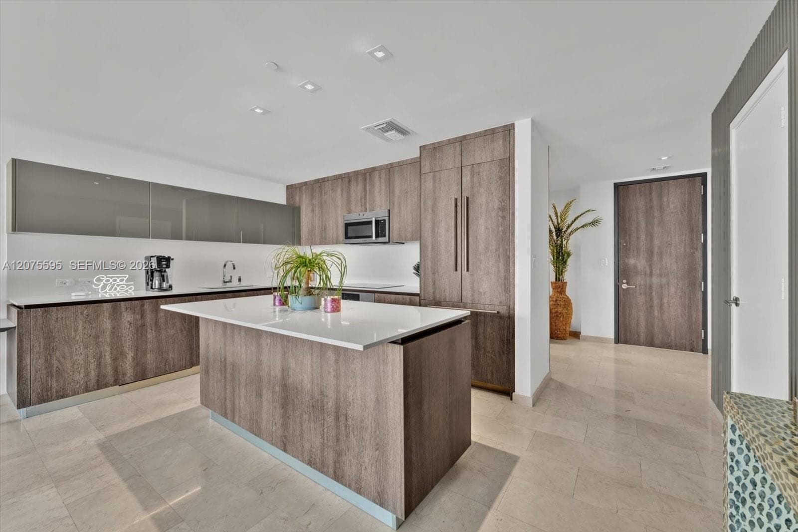 88 SW 7th St # 2204, Miami, FL 33130 photo 7