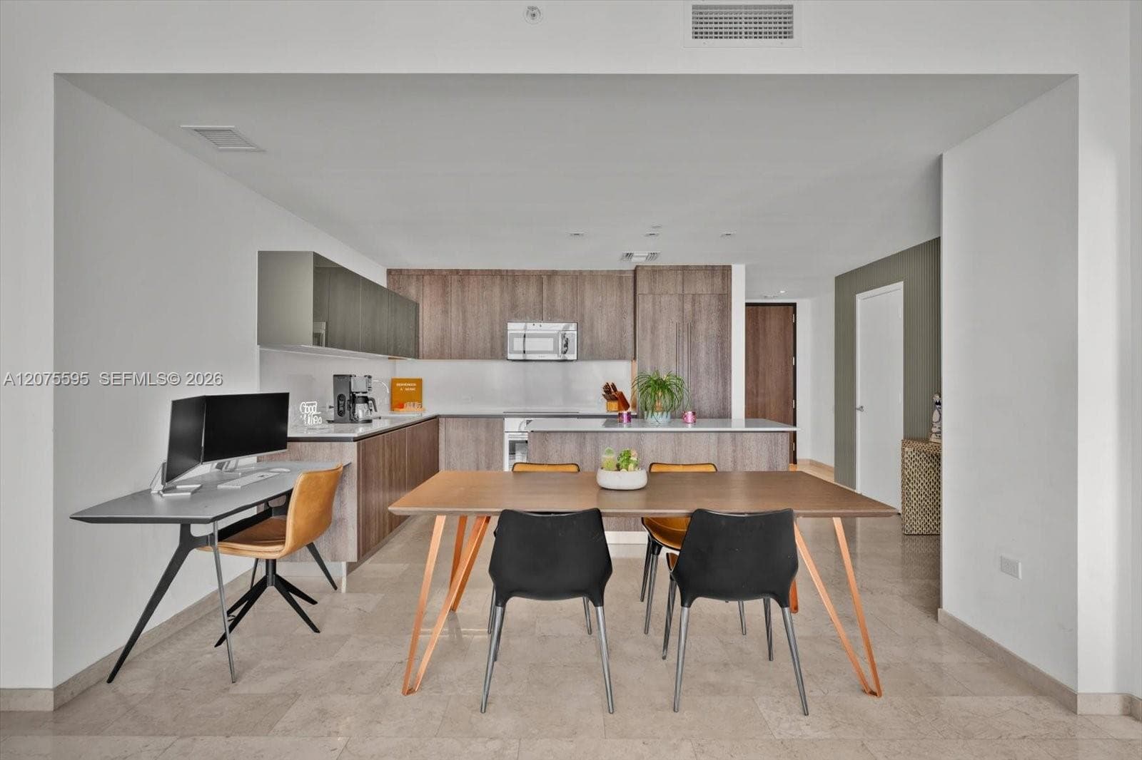 88 SW 7th St # 2204, Miami, FL 33130 photo 11