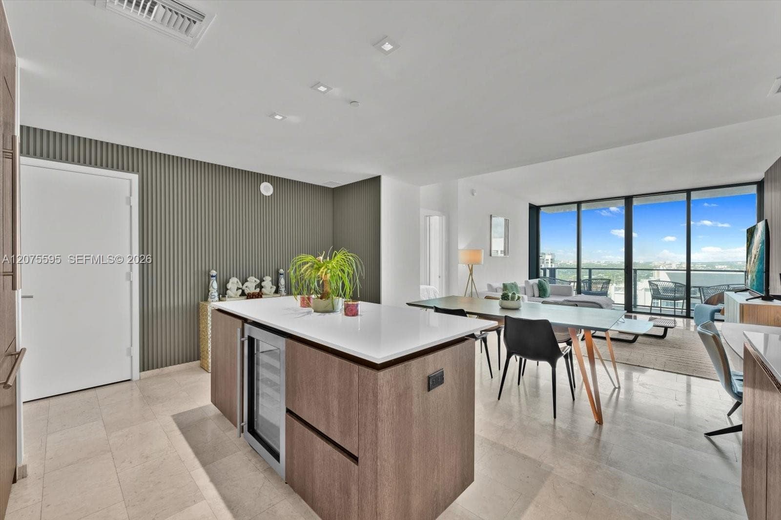 88 SW 7th St # 2204, Miami, FL 33130 photo 8