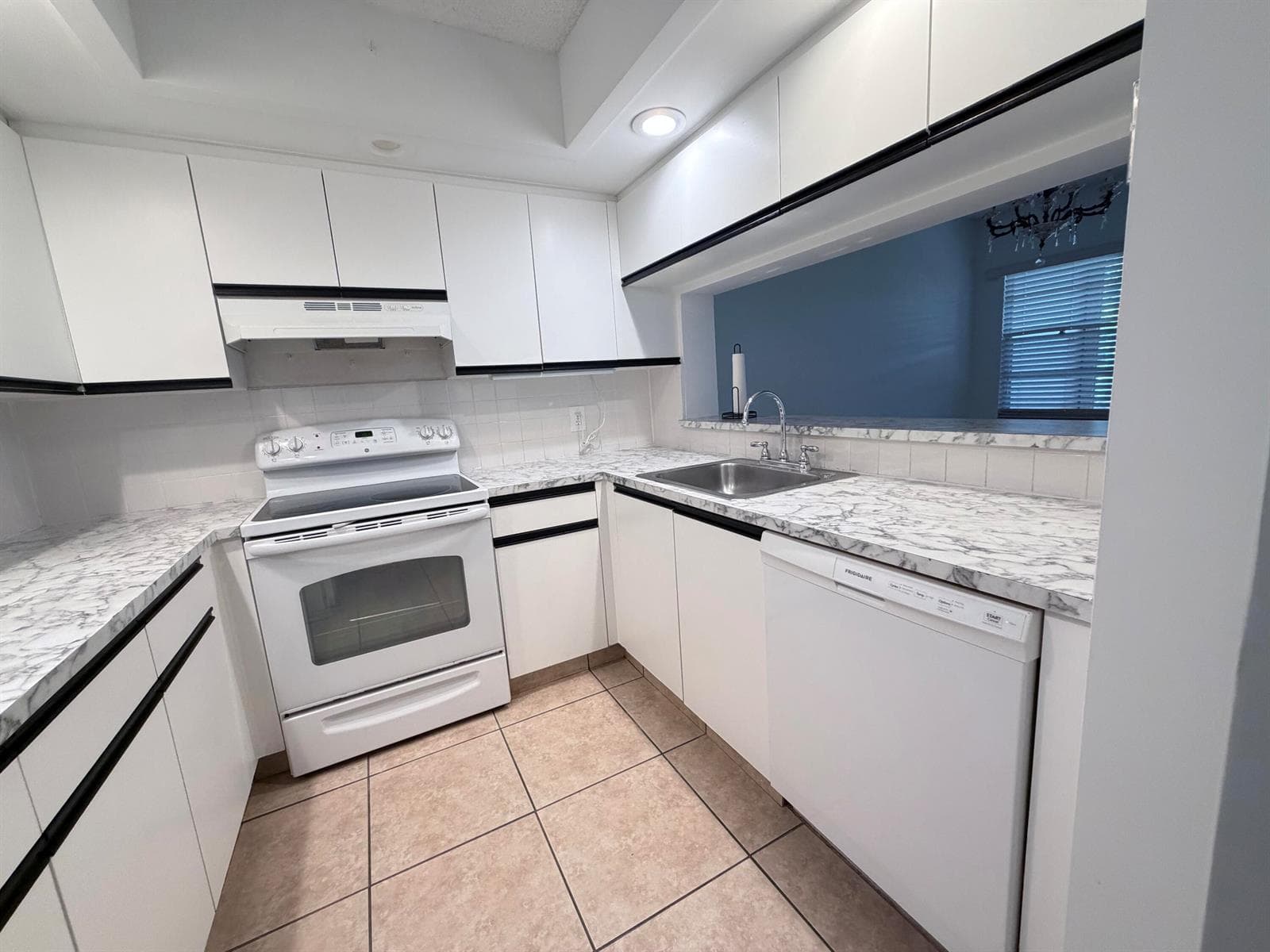 1300 SW 125TH Avenue # 103K, Pembroke Pines, FL 33027 photo 4