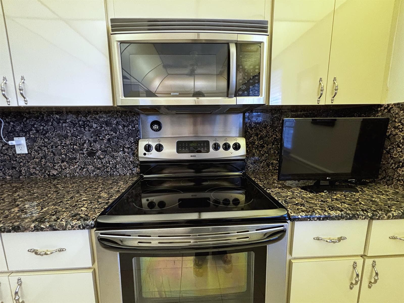 3930 OAKS CLUBHOUSE Drive # 506, Pompano Beach, FL 33069 photo 8