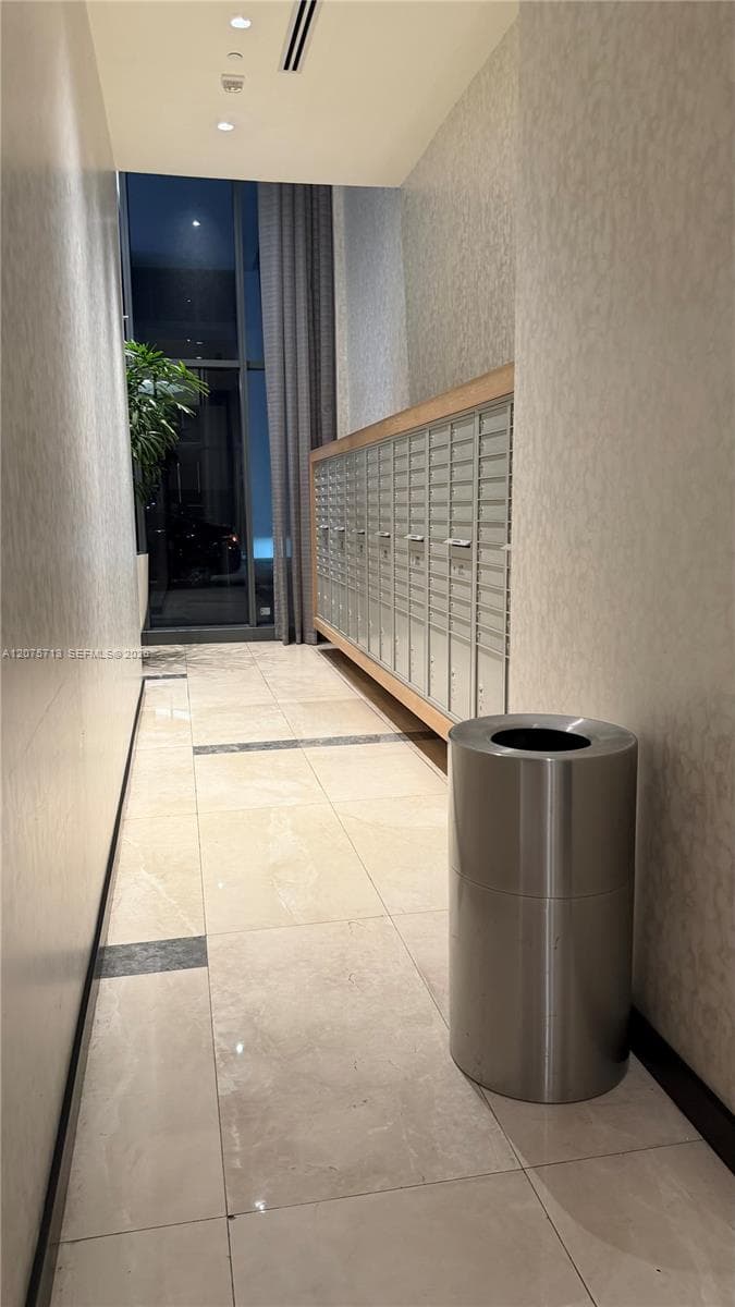 45 SW 9th St # 1106, Miami, FL 33130 photo 6