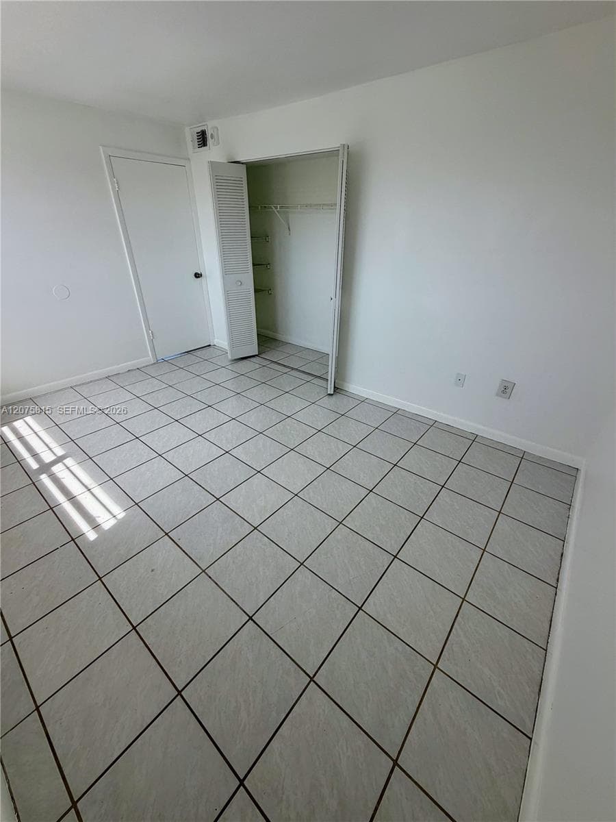 2001 Bay Dr # 404, Miami Beach, FL 33141 photo 6
