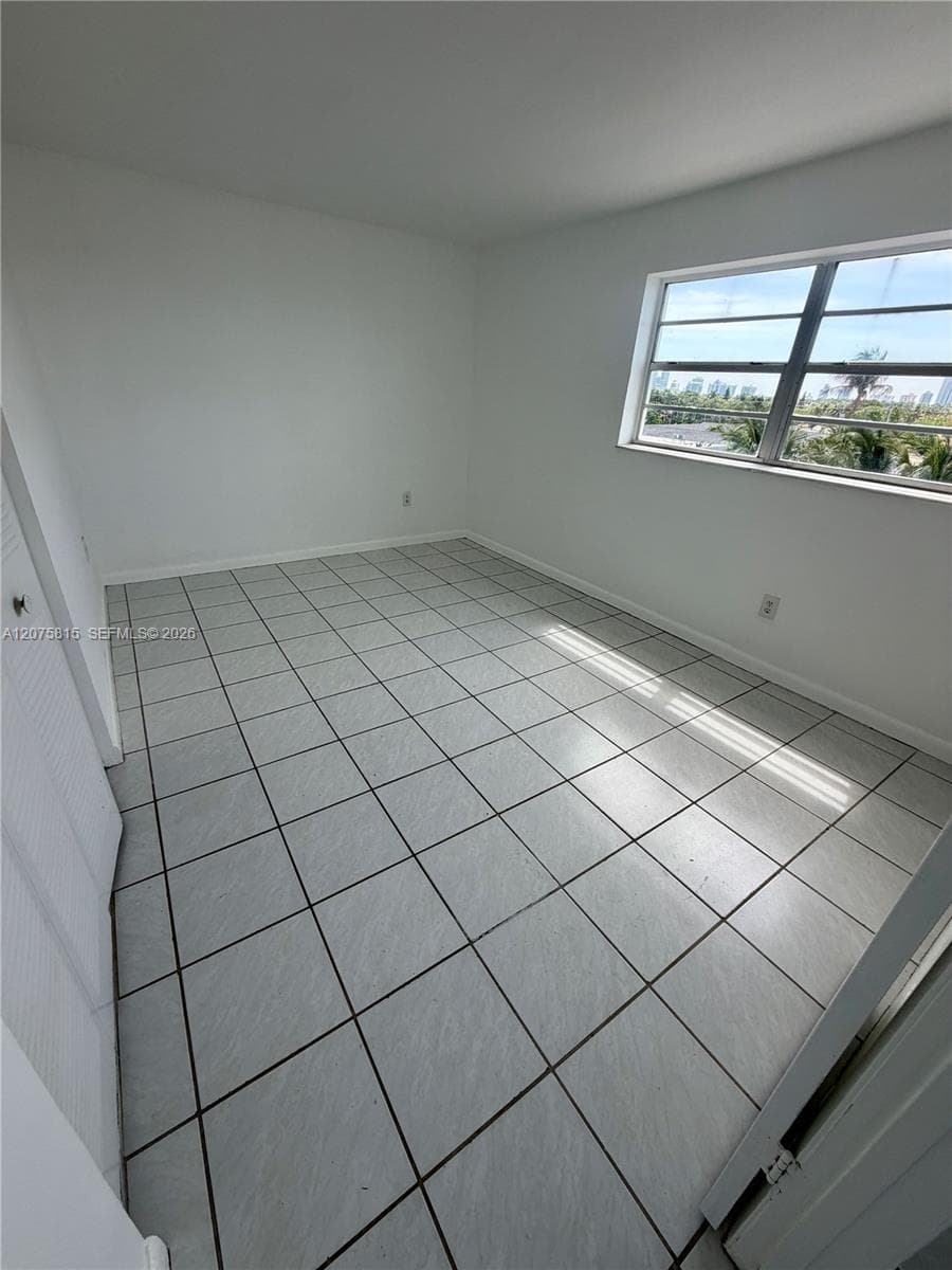 2001 Bay Dr # 404, Miami Beach, FL 33141 photo 7