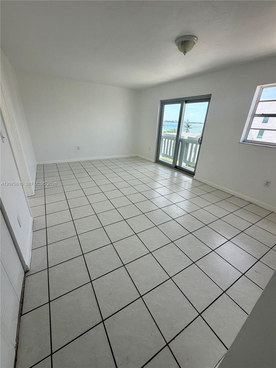 2001 Bay Dr # 404, Miami Beach, FL 33141 photo 9