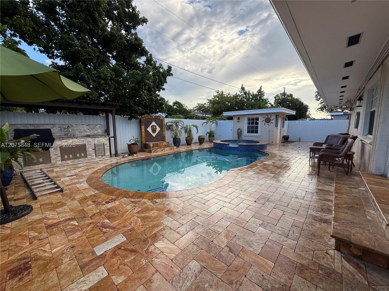 3889 NW 5th St, Miami, FL 33126 photo 5