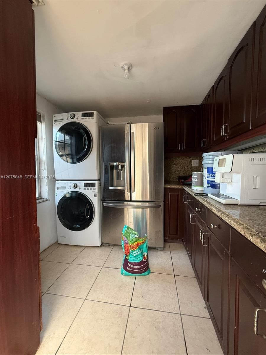 3889 NW 5th St, Miami, FL 33126 photo 4