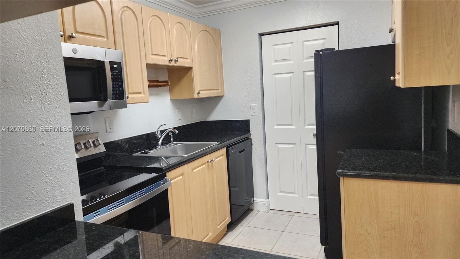 10785 SW 108th Ave # 105, Miami, FL 33176 photo 3