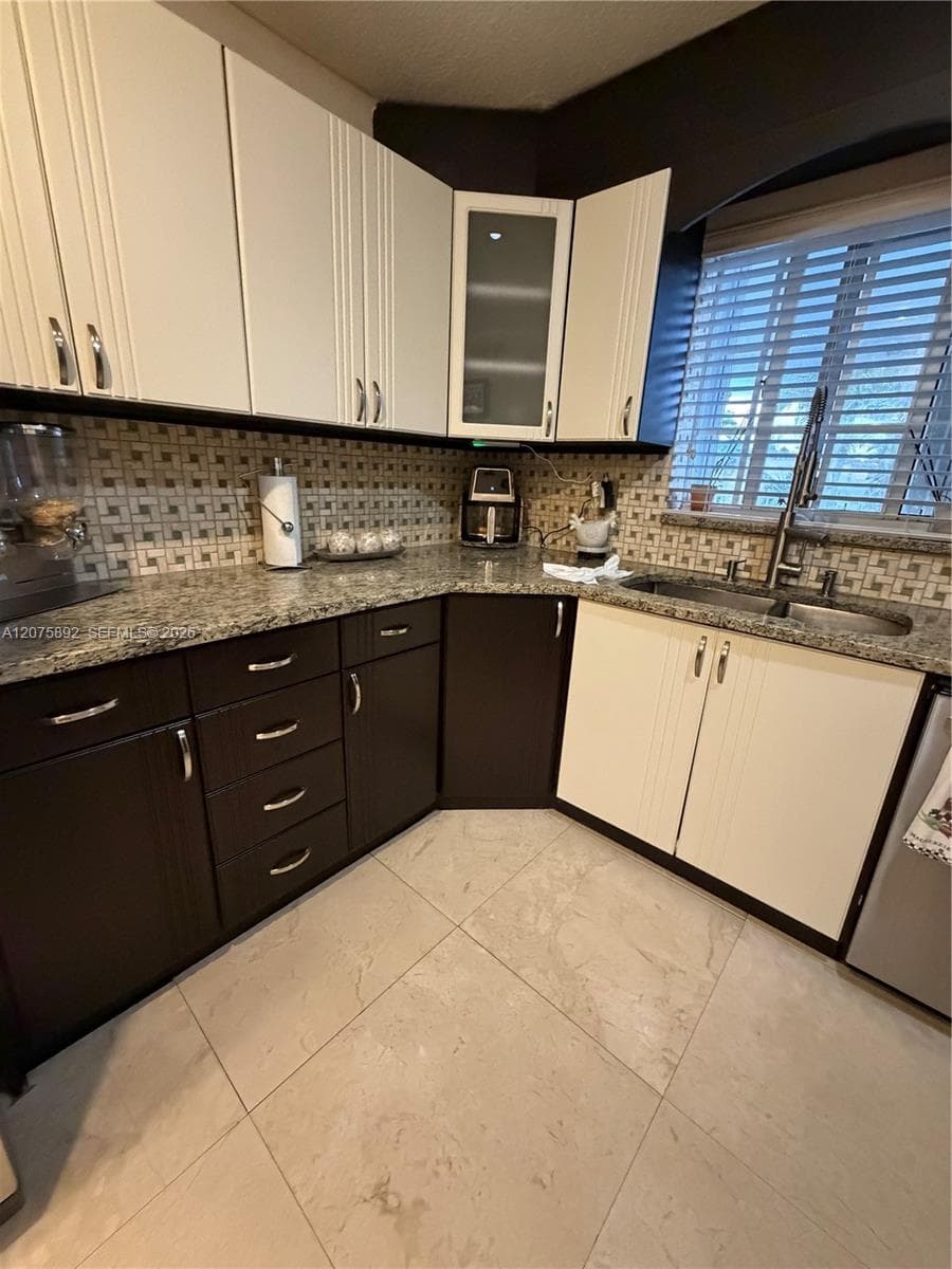 5445 NW 172nd Ter, Miami Gardens, FL 33055 photo 11