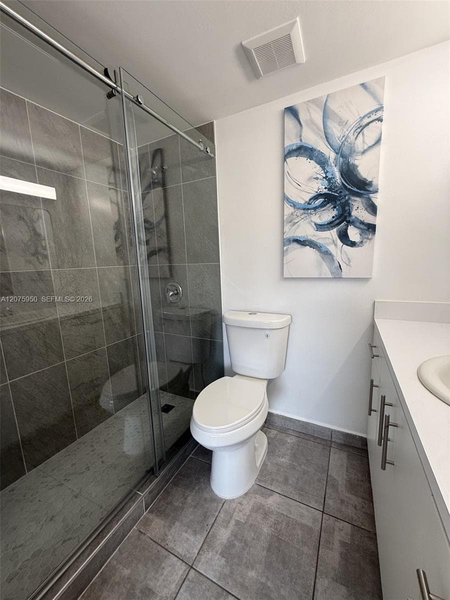 2775 W 61st Pl # 202, Hialeah, FL 33016 photo 5