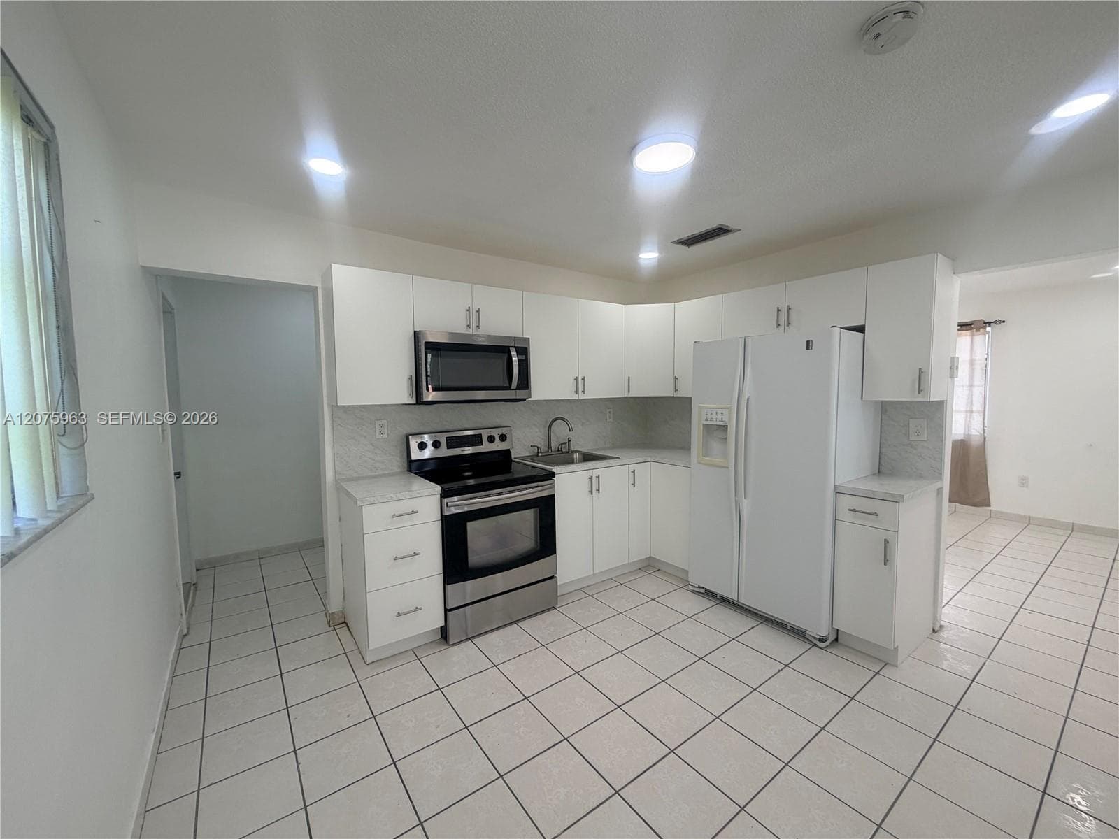 3821 SW 89th Ct # Front, Miami, FL 33165 photo 9