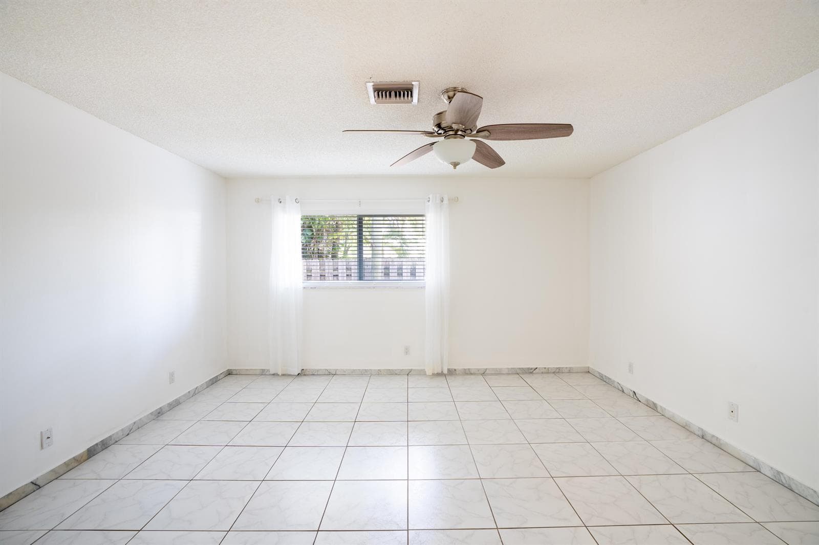 17 SE 8TH Terrace, Deerfield Beach, FL 33441 photo 12