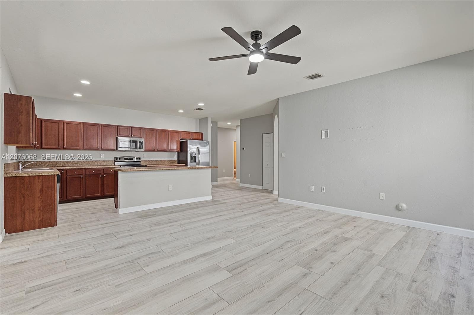 633 SE 35th Ter, Homestead, FL 33033 photo 13