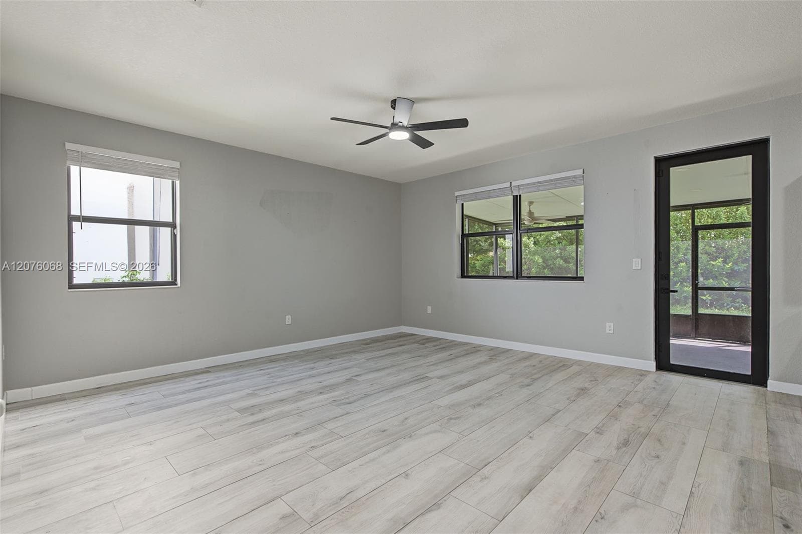 633 SE 35th Ter, Homestead, FL 33033 photo 9