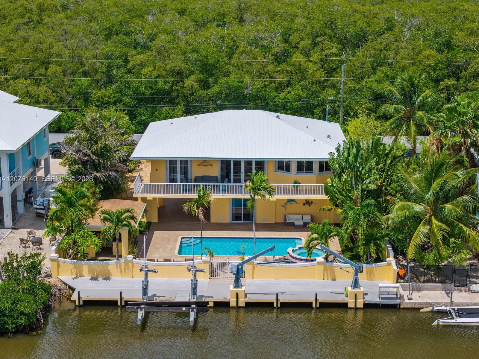 984 Shaw Dr, Key Largo, FL 33037 photo 2
