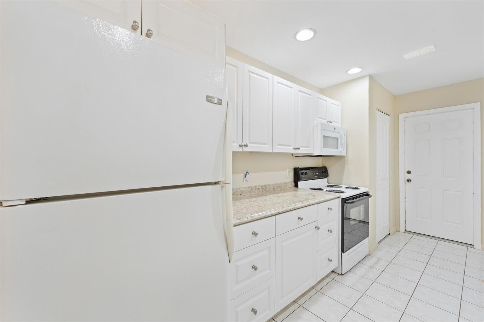 209 SW CHAPMAN Avenue, Port St. Lucie, FL 34984 photo 6