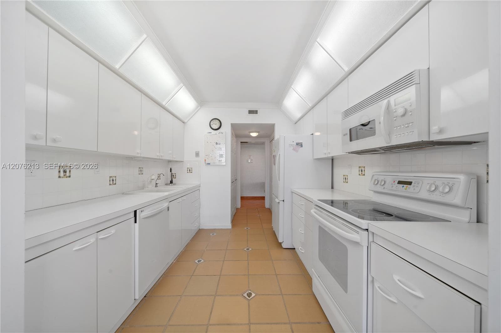 19707 Turnberry Way # 6K, Aventura, FL 33180 photo 8