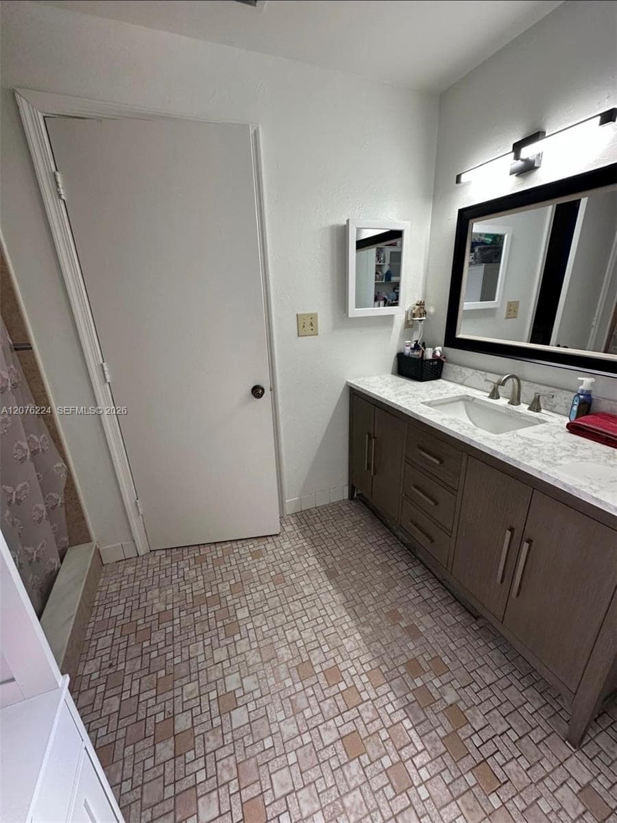 607 NW 42nd St, Oakland Park, FL 33309 photo 11