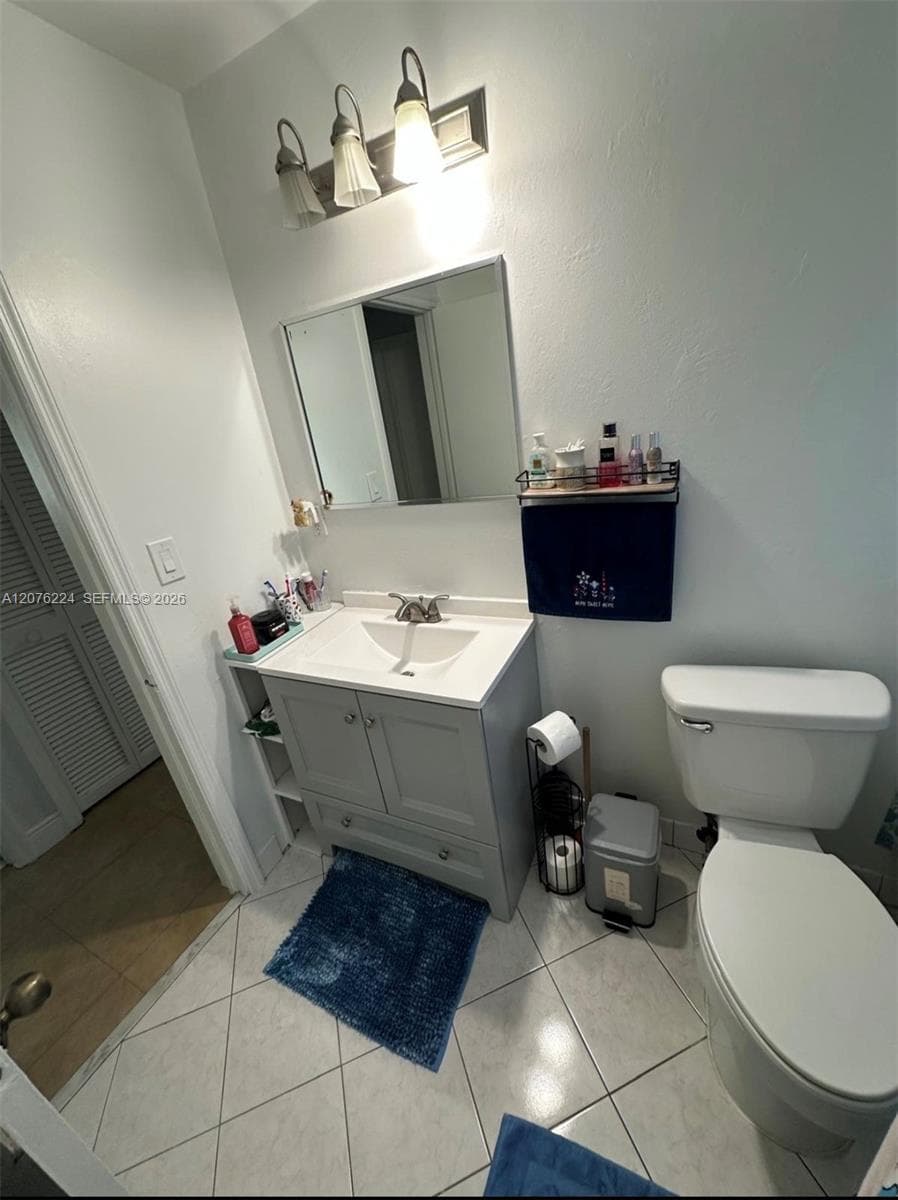 607 NW 42nd St, Oakland Park, FL 33309 photo 8