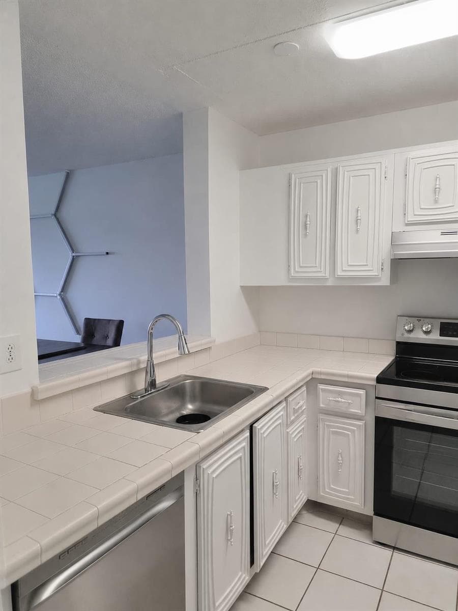 484 NW 165TH ST Street # A-609, Miami, FL 33169 photo 6