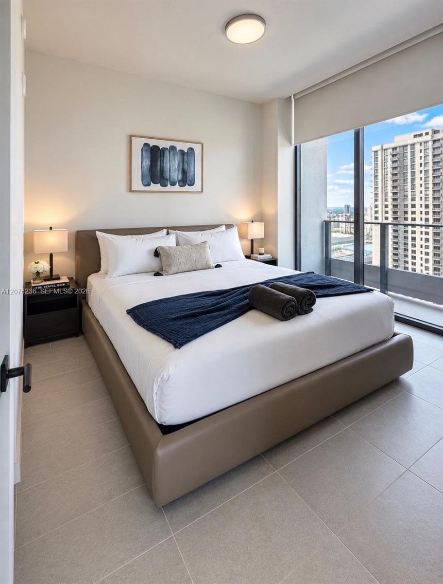 121 NE 5th St # 3712, Miami, FL 33132 photo 4
