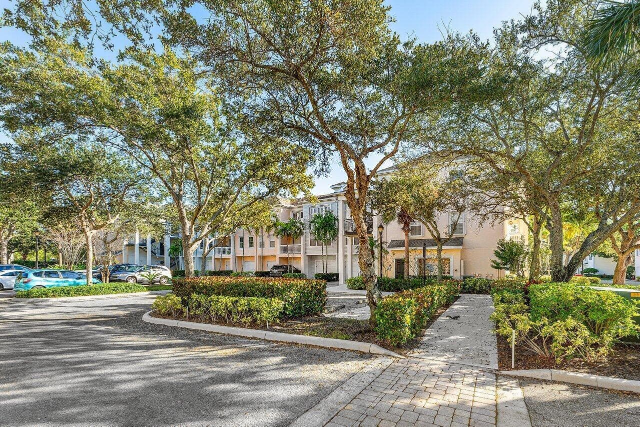 276 Murcia Drive # 301, Jupiter, FL 33458 photo 9