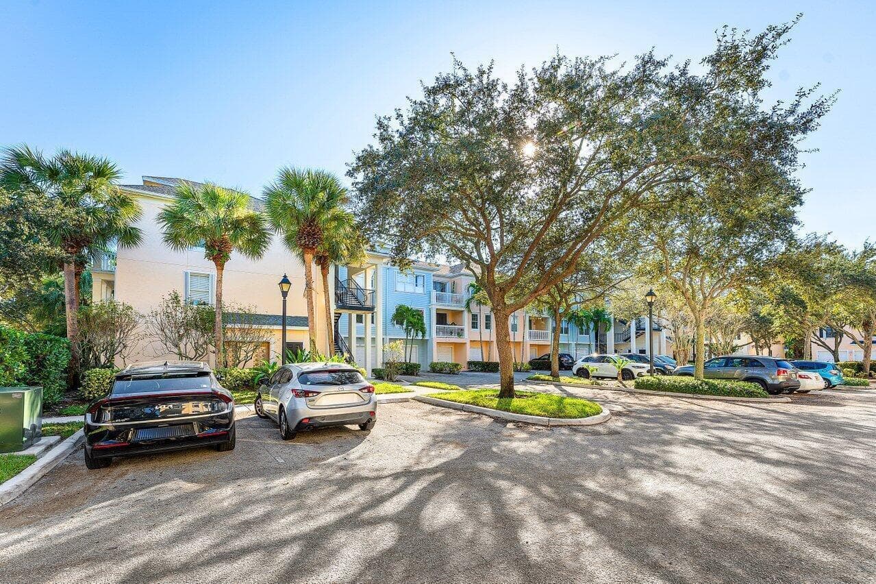 276 Murcia Drive # 301, Jupiter, FL 33458 photo 8