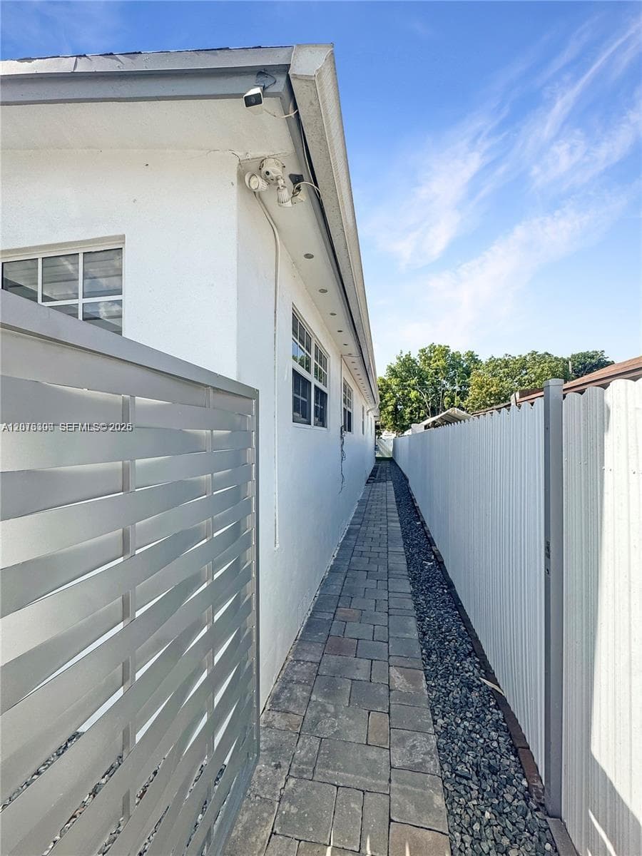 350 W 16th St, Hialeah, FL 33010 photo 4