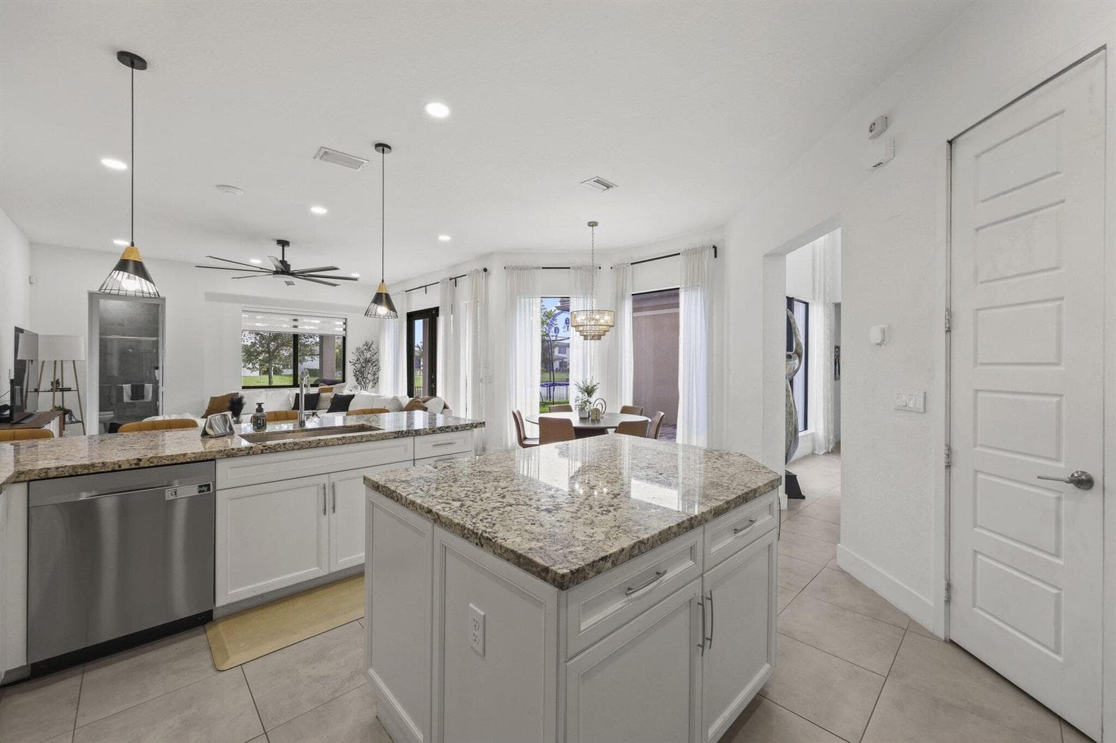 10432 N LAGO VISTA Circle, Parkland, FL 33076 photo 10