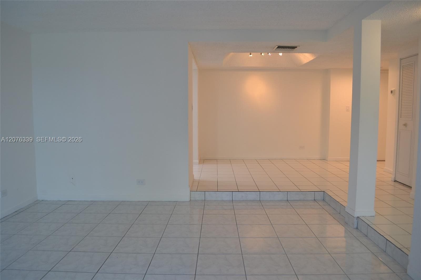 3670 Inverrary Dr # 2D, Lauderhill, FL 33319 photo 8