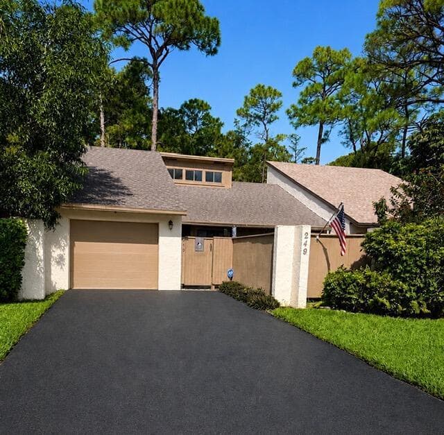 249 Pleasant Wood Drive, Wellington, FL 33414