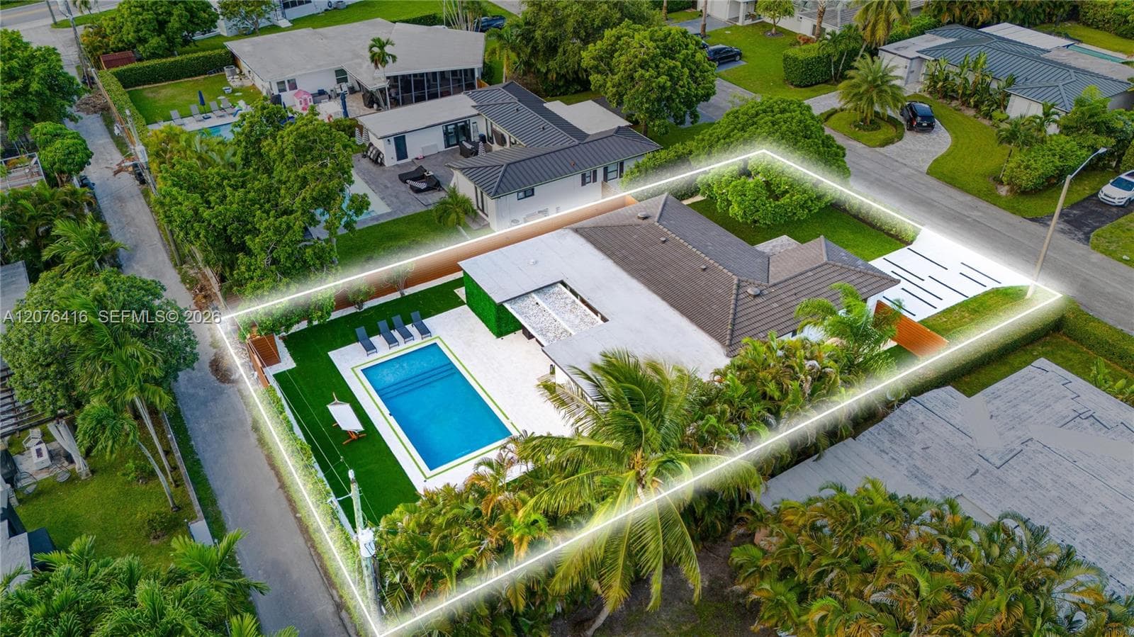 10658 NE 11th Ave, Miami Shores, FL 33138 photo 2