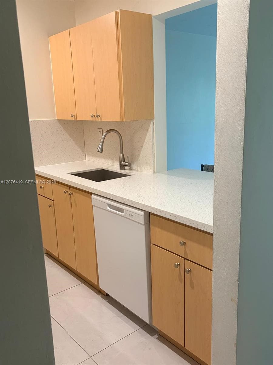 7473 SW 82nd St # D103, Miami, FL 33143 photo 9