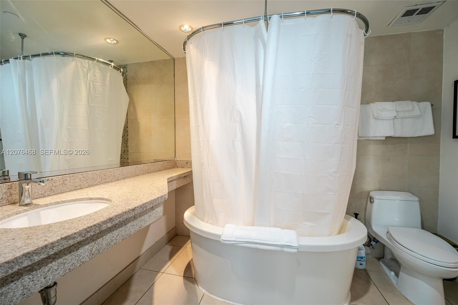 1060 Ocean Dr # D206, Miami Beach, FL 33139 photo 12