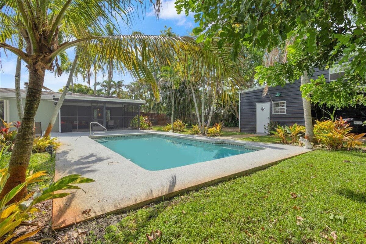 2488 NW South Manor Avenue, Stuart, FL 34994 photo 2