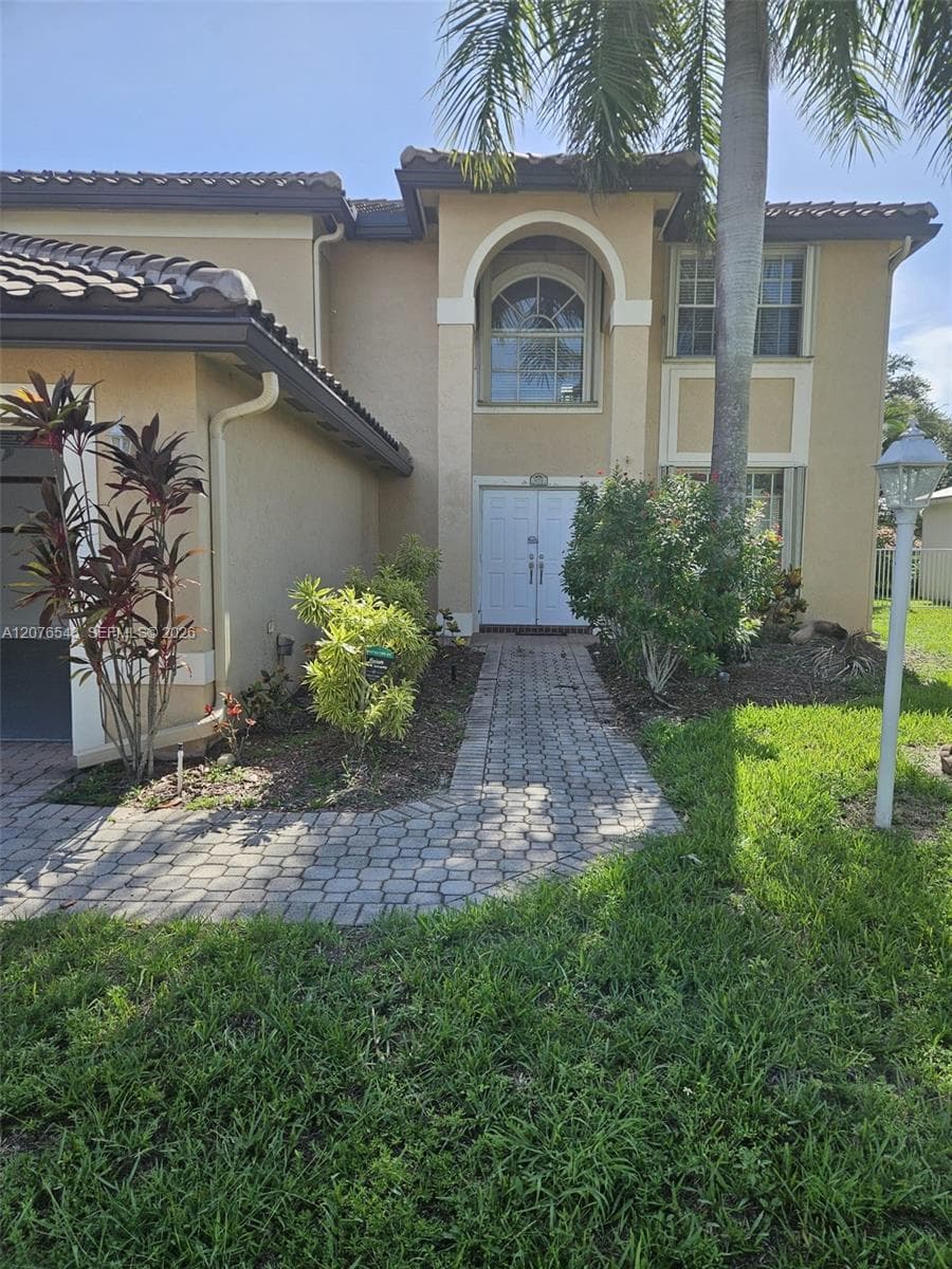 1072 NW 139th Ter, Pembroke Pines, FL 33028 photo 3