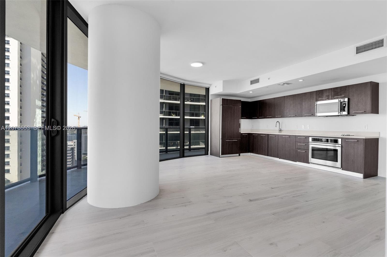 45 SW 9th St # 1706, Miami, FL 33130 photo 13