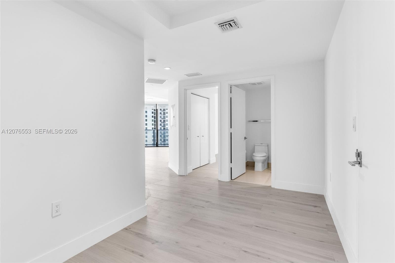 45 SW 9th St # 1706, Miami, FL 33130 photo 9