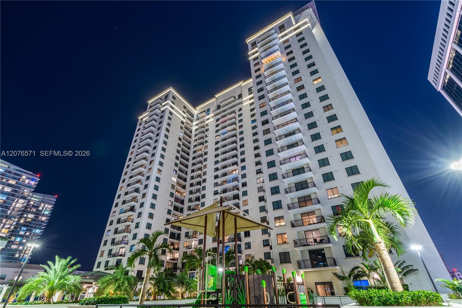 999 SW 1st Ave # 1114, Miami, FL 33130 photo 2