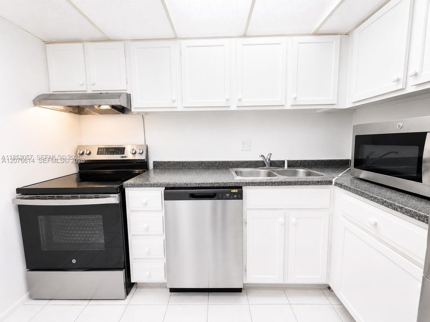 3660 Inverrary Dr # 1R, Lauderhill, FL 33319 photo 8