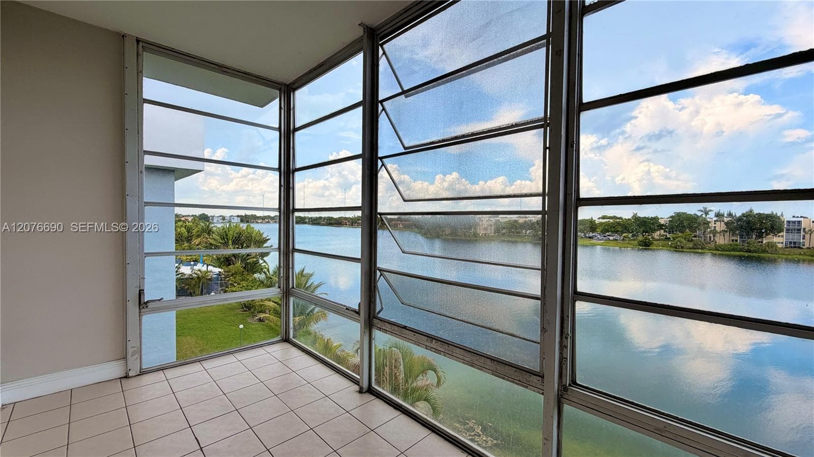 879 NE 195th St # 425, Miami, FL 33179 photo 8