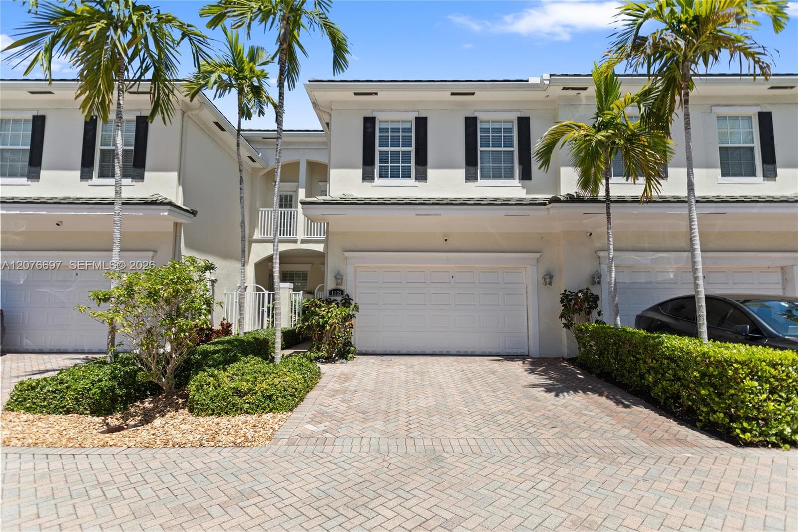 1139 N Victoria Park Rd, Fort Lauderdale, FL 33304 photo 2