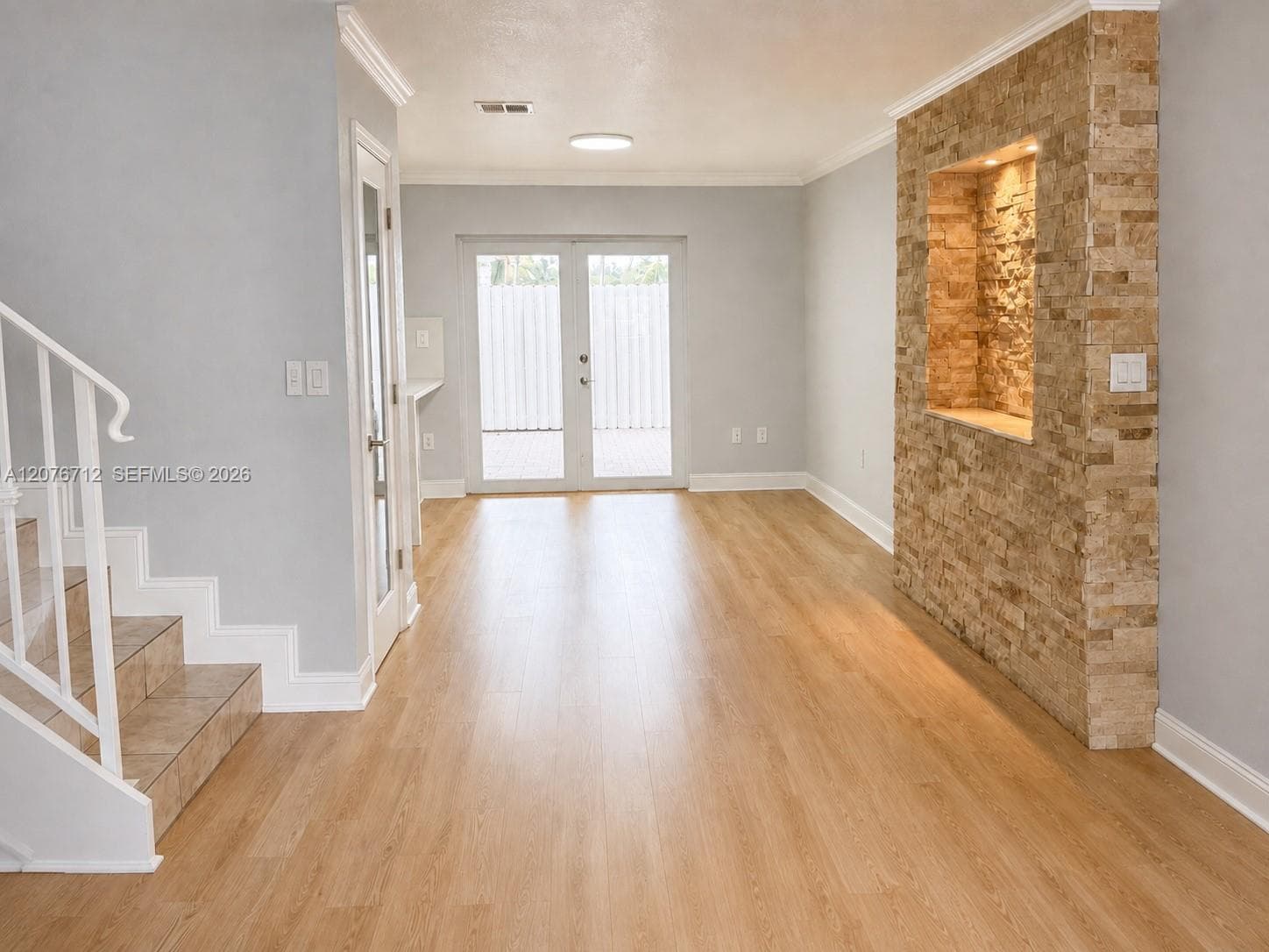 7429 NW 182nd St, Hialeah, FL 33015 photo 2