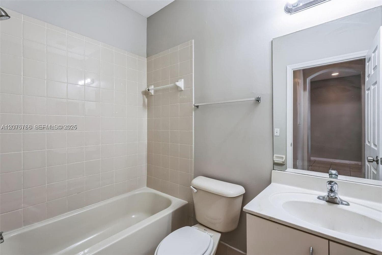 4240 NE 9th St, Homestead, FL 33033 photo 4