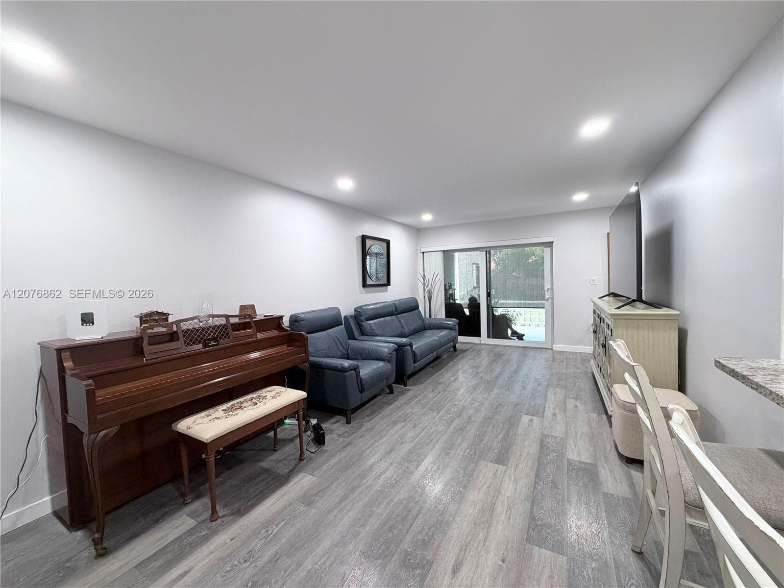 9731 Fontainebleau Blvd # F108, Miami, FL 33172 photo 7