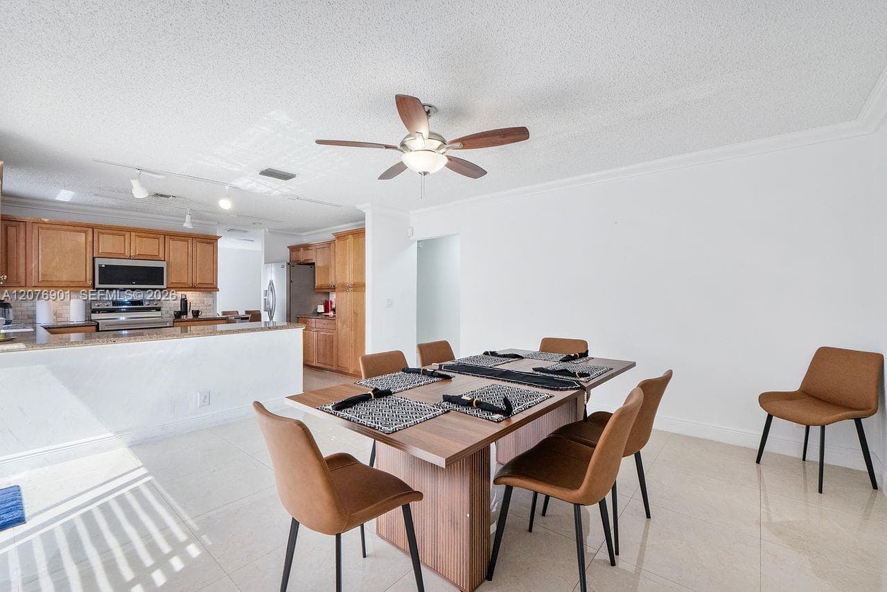 9602 NW 8th Cir, Plantation, FL 33324 photo 10