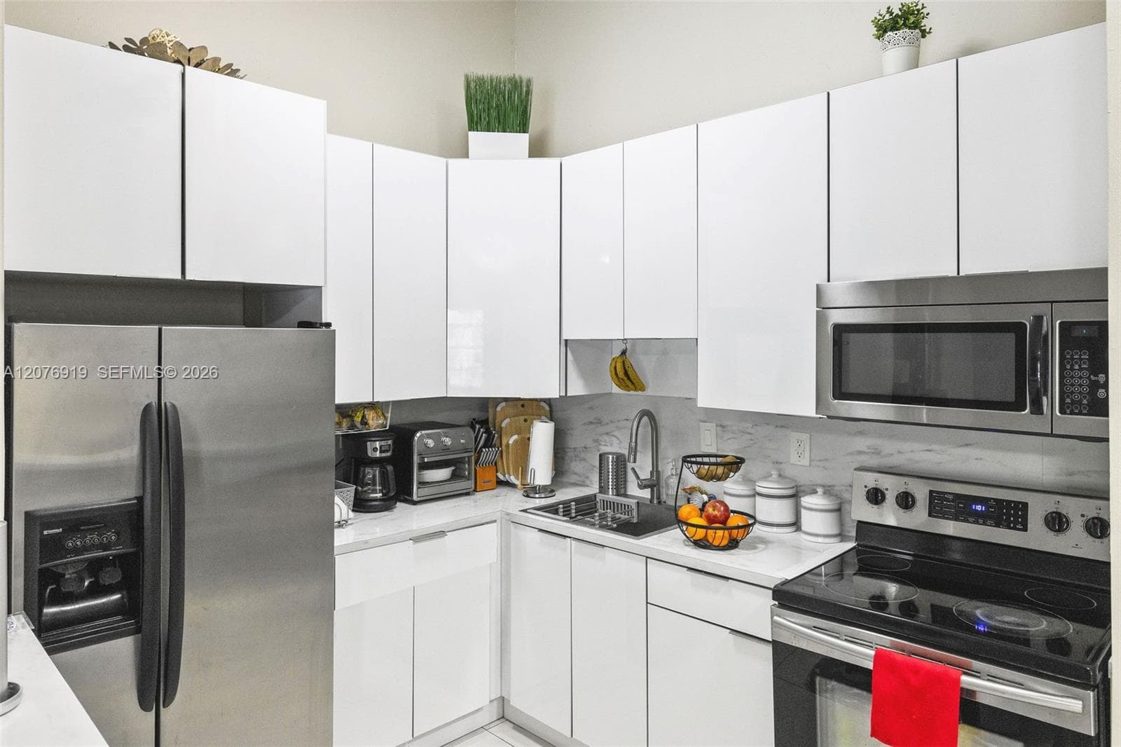 827 NE 199th St # 206, Miami, FL 33179 photo 13